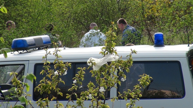 Nlez lidskch nohou v praskch Hrabvkch (25. dubna 2013)