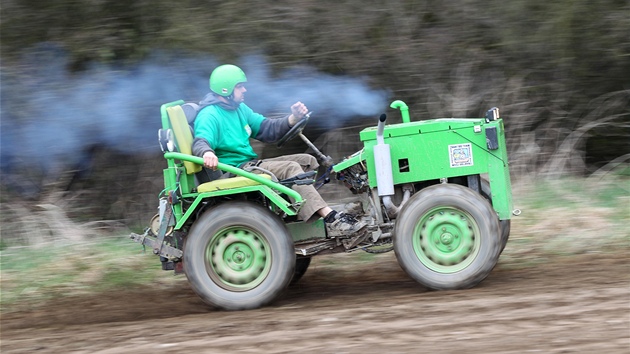 Na Rovensk traktorid soutily ti destky podomcku vyrobench samohyb. Vtina z nich bhem roku zastv prce na zahrad nebo na poli.