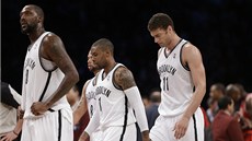 JAKO ZMOKLÉ SLEPICE. Odcházeli basketbalisté Brooklynu Nets po druhém duelu s