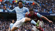 OSTRÝ SOUBOJ. Joleon Lescott z Manchesteru City (vlevo) a Kevin Nolan z West