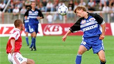 Oldich Machala ze Sigmy Olomouc (vpravo) v souboji s Tomáem Dokem z praské