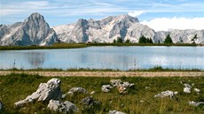 Romantické Schafkogelsee minete cestou na vyhlídku Dachsteinblick.