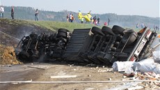 Nehoda kamionu u Blotína na Perovsku na mnoho hodin zablokovala dálnici D1.