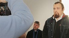 Hlavní lí�ení u Krajského soudu v Plzni s Vojt�chem Hrdli�kou, ob�alovaným z
