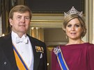 Nizozemský král Willém-Alexander a jeho ena Máxima na oficiálním portrétu (30....