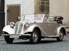 Tatra 75 vyráběná v letech 1934-1939 byla vozem luxusním a tvar žehličky byl...
