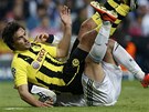 Mats Hummels z Dortmundu zalehl Gonzalo Higuaín z Realu  v semifinálové odvet