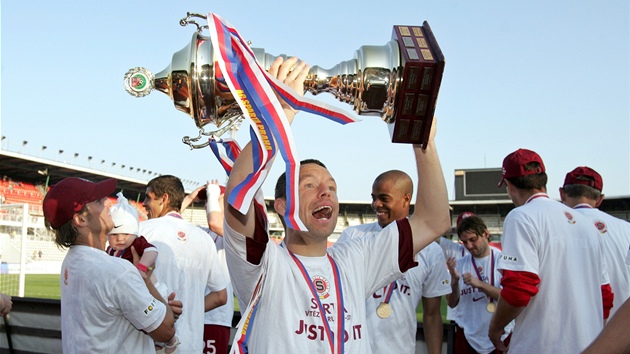 V roce 2007 z�skal Pavel Horv�th s t�mem pra�sk� Sparty hned dv� trofeje - poh�r pro mistra ligy a je�t� p�edt�m pro v�t�ze poh�ru. (25. kv�tna 2007)