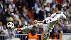 LÉTAJÍCÍ RONALDO. Nejvtí hvzda Realu Madrid se ítí do ance.