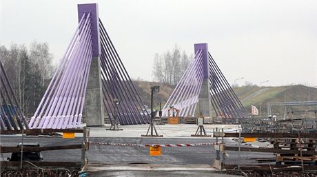 Rozestavný dálniní most u polských wierklan na konci roku 2012.