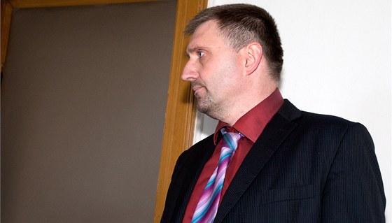 Bývalý policista teplické hospodáské kriminálky Petr Spálenka u soudu dne 6. kvtna 2013.