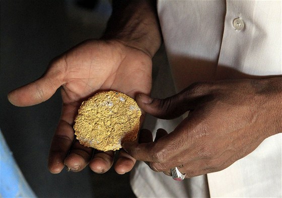 Světová rada pro zlato, která sdružuje přední těžaře, oznámila pokles poptávky po zlatě o 15 procent (ilustrační snímek)