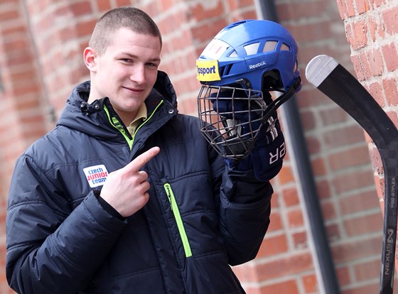 Šestnáctiletý hokejista Komety Pavel Jenyš se poprvé musel na stadion nechat