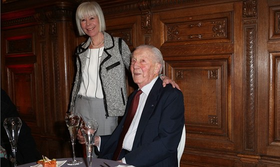 Christian de Duve se svou ženou na předávání cen ženám ve vědě v březnu 2013