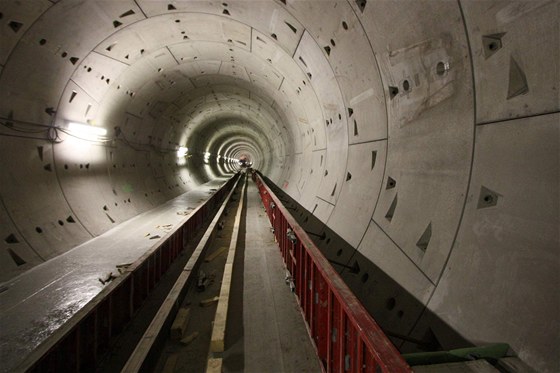 ást tunelu nového úseku metra A.