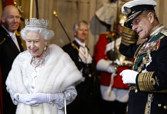 Královna Albta II. zahájila ve stedu 8. kvtna tradiním projevem zasedání