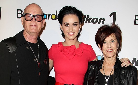 Katy Perry, její otec Keith Hudson a matka Mary (2012)