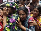 Bangladéské eny oplakávají své blízké, kteí zahynuli v troskách osmipodlaní