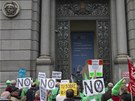 Ped sídlem panlské národní banky v Madridu se protestovalo proti vysoké