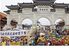 Na Taiwanu se terem protest stala penzijní reforma (1. kvtna 2013).