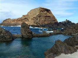 Madeira, lávové bazény v Porto Moniz na severu ostrova