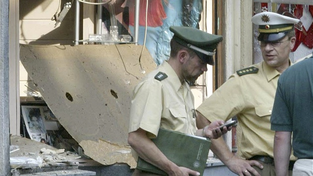 Zschpeov m dajn na svdom i vbuch v kadenictv v Koln nad Rnem v roce 2004