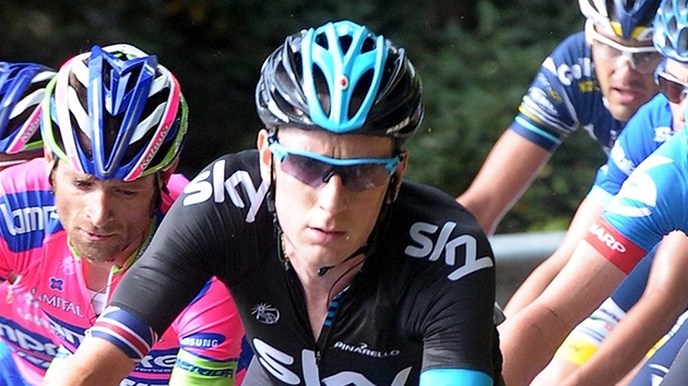 Britsk cyklista Bradley Wiggins v pelotonu Gira dItalia