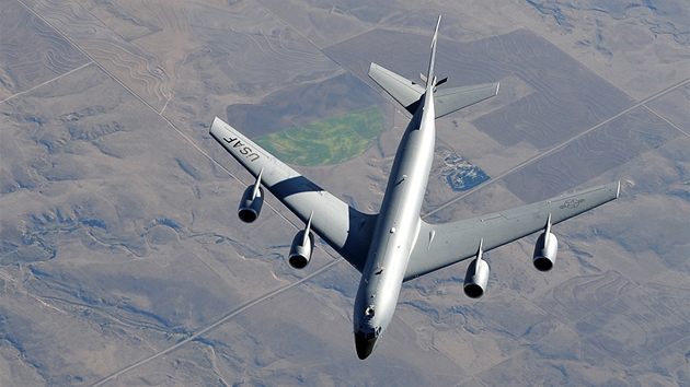 Americký létající tanker KC-135 Stratotanker