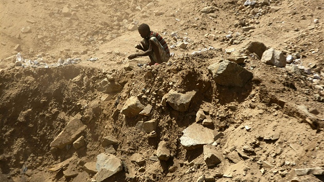 Tba zlata v dole Wad Bushara nedaleko sdnskho Abu Delelq. (27. dubna 2013)