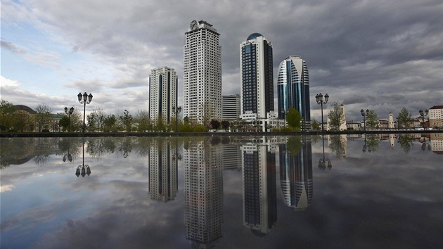 V čečenské metropoli se čile staví moderní výškové budovy.