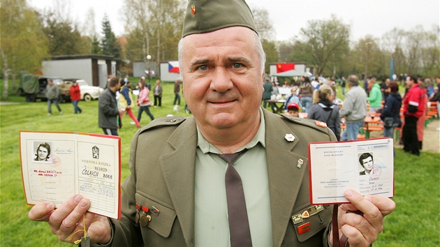 Boris Čolakov si do Stebnice přivezl i vlastní socialistické doklady.