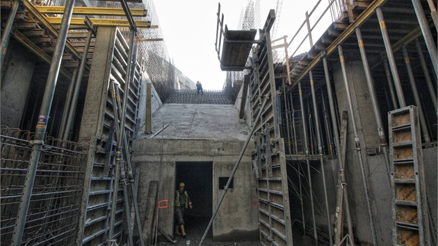 Budoucí prostor pro eskalátory z nástupiště stanice Nádraží Veleslavín