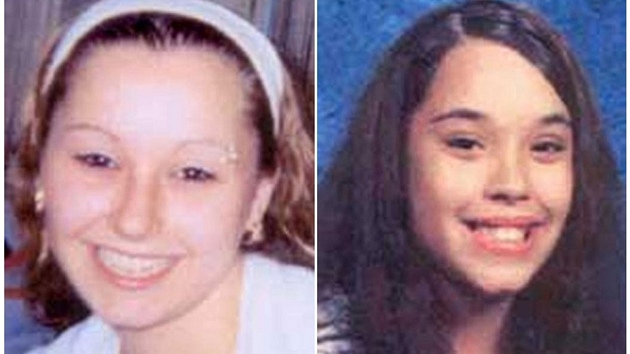 Amanda Marie Berryov (vlevo) a Georgina Lynn DeJesusov na nedatovanch snmcch, kter zveejnila FBI, kdy po dvkch zaala ptrat. Amand bylo 16, kdy zmizela v dubnu 2003, a Georgin 14, kdy zmizela pesn o rok pozdji. 