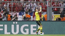 Dortmundský fotbalista Kevin Grosskreutz oslavuje gól z utkání proti Bayernu