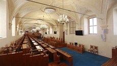 Kdo sleduje penosy ze Senátu v televizi, jednací sál snadno pozná. Den...