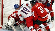 Hokejový útoník Jií Tlustý z Caroliny se dlouho nemohl stelecky prosadit, i kdy loni patil mezi kanonýry celé NHL.
