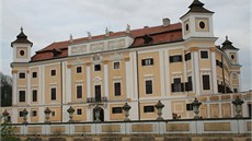 Milotický zámek bývá právem oznaován za perlu jihovýchodní Moravy.