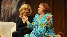 Jana Paulová a Iva Janurová ve he Sbohem, zstávám!