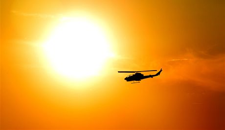 Ztracené turisty v tko pístupných umavských lesích vypátral ped sedmou veer nmecký policejní vrtulník. (Ilustraní snímek)