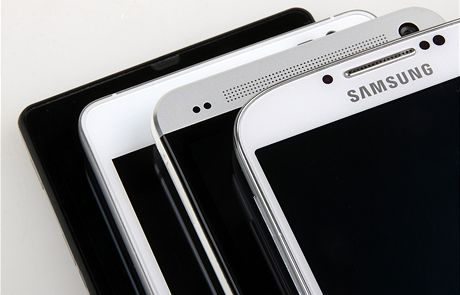 Samsung Galaxy S 4, HTC One, Huawei Ascend D2, Sony Xperia Z