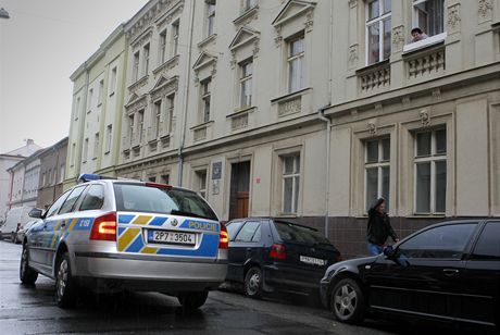 Dm v Bokovské ulici v Plzni, kam vyjídli hasii a policisté kvli malým