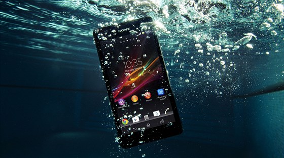 Sony Xperia ZR: ve vod jako doma