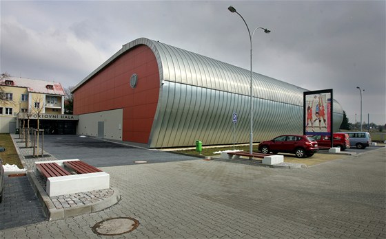 Nová sportovní hala v Tyrov ulici v Chodov.
