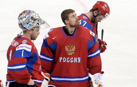 TO JE OSTUDA. Ruští hokejisté klopí zrak po porážce 3:8 ve čtvrtfinále proti...