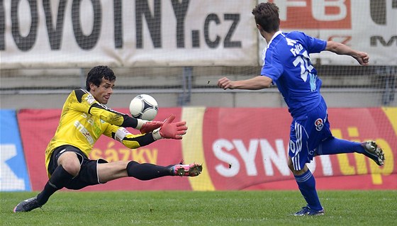 POJIUJÍCÍ GÓL. imon Falta z Olomouce dává druhý gól Sigmy píbramskému