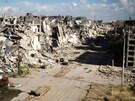 Pohled na rozbombardované ulice syrského msta Homs (10. kvtna 2013) 