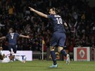 FRAJER ZLATAN IBRAHIMOVI. Jeho gólem Paris Saint Germain porazil Lyon a  po 19