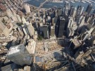 Pohled na Ground Zero ze stechy One World Trade Centre.