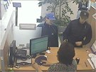 Mladý pár do banky na Havlíkov námstí vkroil s cílem odnést si lup v úterý