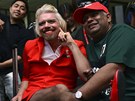 Miliardá Richard Branson a jeho konkurent Tony Fernandes